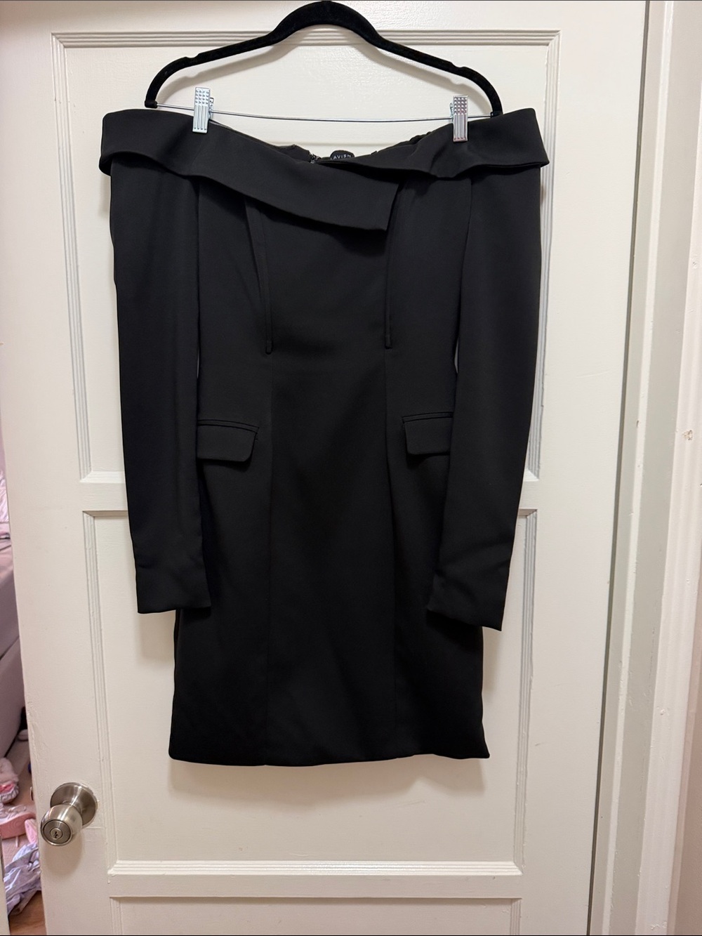 Lavish Alice Off-the-Shoulder Tuxedo Mini Dress size 6